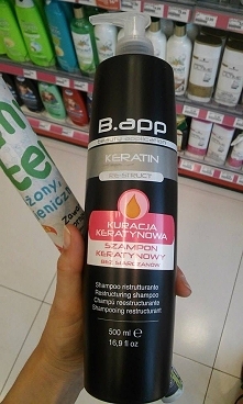 cena: 29.90
zakup: w Rossmann
zapach: ładny, 'perfumowany'
efekty: włosy są odświeżone, lśniące, miekkie, dobrze się rozczesują i układają,
opakowanie: wygodne w użyci...