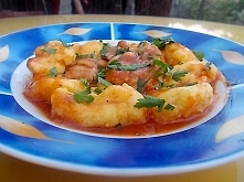 Kładzione kluseczki i kurczak w pomidorach....