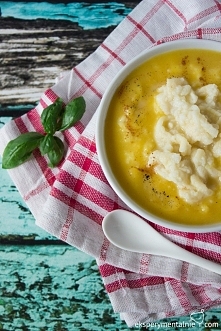 zupa mleczna z dynią i lanymi kluskami na śniadanie