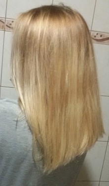 Drugi tydzień stosowania olejku łopianowego. Zauważyłam różnice. Włosy są bardziej lśniące I nie pusza się, :) dzięki temu przestałam używać prostownicy. Polecam dziewczyny! ! ! !