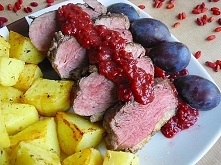 Tymiankowa pierś z kaczki z sosem śliwkowym