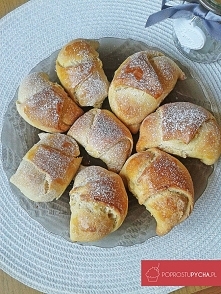 Rogaliki drożdżowe z nutell...