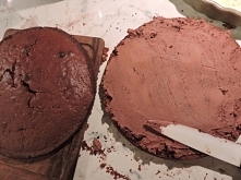 Ciasto czekoladowe z mascarpone
Skladniki:
150 g maki pszennej
90 g cukru (ja dodalam trzcinowego)
150 g masla (ja dodalam roslinnego)
60 ml mleka (ja dodalam sojowego)
2 jaja
3...