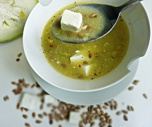 Sezon na kabaczki w pełni trwa, dlatego zachęcam Was do wykonania smacznej i pełnowartościowej zupy krem. Jest to szybkie w wykonaniu oraz pożywne danie, które doskonale sprawdz...