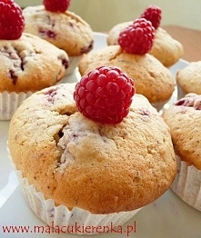 Muffinki z malinami