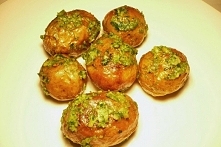 Pieczone ziemniaki z pesto z rukoli