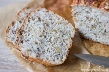 Przepis na prosty chleb z ziarnami – bez maszyny