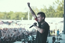 Tyler ;O