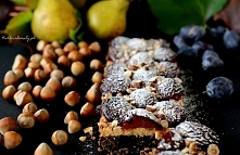 Tarta ze śliwkami i orzechami laskowymi
