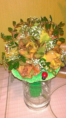 bukiecik z liści klonu