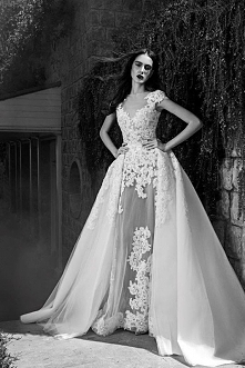 Zuhair Murad na sezon 2016/2017. Kliknij w zdjęcie i zobacz więcej inspiracji!