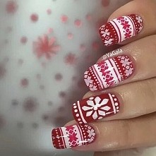 Zmieniłabym kształt, ale wzór idealny na ten sezon ^^