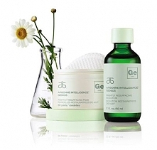 ZALETY STOSOWANIA GENIUS PŁATKÓW KOSMETYCZNYCH I PŁYNU REGENERUJĄCEGO NA NOC
1. Retinoid wraz z innymi składnikami pomaga zmniejszyć widoczność ciemnych plam i przebarwień skóry...