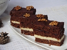 Piernik z powidłami

ciasto...