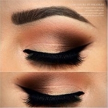 Cynamonowa barwa na oku z p...