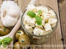 Pasta z zielonych oliwek z serem feta