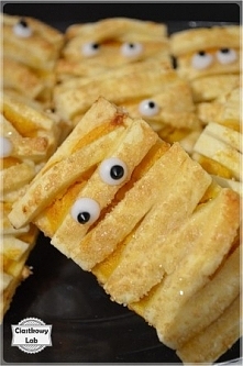 CIASTKA MUMIE NA HALLOWEEN - przepis i przewodnik krok po kroku po kliknięciu w zdjęcie