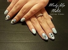 Paznokcie żelowe ze wzorkami rysowanymi ręcznie 
Łódź