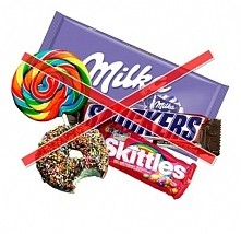 Dziewczyny, mój problem polega na tym, że nie potrafię nie jeść słodyczy :( codziennie po szkole przechodzę koło sklepu i jestem głodna i wtedy kupuje batona. Już nie raz zachod...