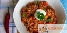 chili z mięsem i fasolą
