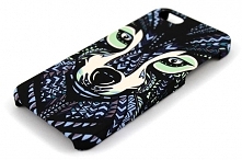 Etui z motywem wilka oraz matowymi wypustkami. Zapraszamy ;)