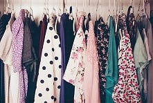 Cześć:)(; Pytanie do wszystkich którzy kochaja zakupy w sieci...Potrzebuje info albo linki do sprawdzonych stron z modą damską.Jeśli coś zamawiałyście b.proszę podzielcie się op...