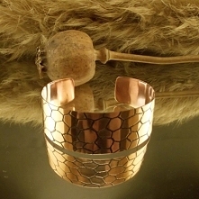 Niezwykłej urody miedziana bransoleta