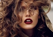 Jesienne usta na wietrze :))