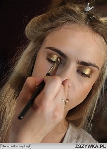 A może nieco jesiennego złota na powiekach?