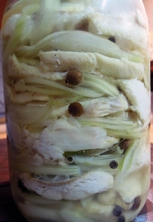 Śledzie gotowane, marynowan...