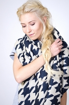 szal cieply gruby w pepitke dostepne w naszym sklepie 
imusthavePL