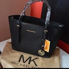 Piękna MK  Jet Set dostępna od ręki ❤  149 zł. 
Kontakt: L'Olita  na Facebooku.
e mail : lolita.butik@tlen.pl