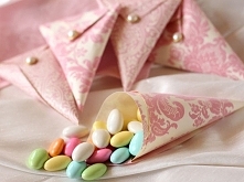 podziękowanie dla gości - migdały lub inne drobne słodkości