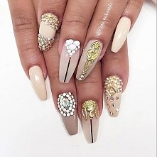 nails