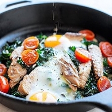 JAJKA ZAPIEKANE Z JARMUŻEM I MAKRELĄ