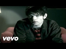 Nie każdy z nas musi być idealny. Nie ma w świecie ideałów i nie trzeba być we wszystkim perfekcyjnym. Bądźmy sobą.