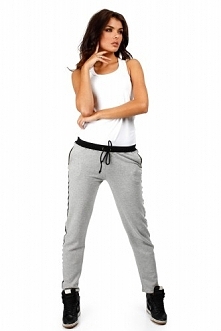 Sportowe spodnie z paskiem i kieszonkami na suwak