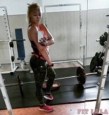 Dzisiaj spłonęły nogi, tyłek i brzuch. Powoli zaczynam osiągać zamierzone efekty - nadal wąska talia, płaski brzuch, a tyłek coraz większy
Emotikon smile

Na Debiutach, jeśli ni...