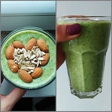 Szpinak + mleko migdałowe + banan + chilli + migdały + słonecznik