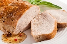 Schab w mleku - przepis:

Składniki:
- 1,5 kg schabu bez kości
- 1 l mleka
- 2 łyżki oleju
- 2 łyżki masła
- gałązki rozmarynu
- świeżo starta gałka muszkatołowa (pół łyżeczki),...