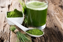 Młody jęczmień źródło witamin C, E i K. W skład wchodzi również kwas pantoinowy i foliowy oraz duża ilość błonnika bogatego w przyswajalne węglowodany. Kto z Was próbował go w c...