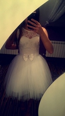 Jakie dodatki do tej sukienki na studniówke ?