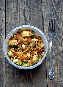 blog z mnóstwem pomysłów na lunchboxy - kurczak z brązowym ryżem i warzywami- po przepis kliknij w zdjęcie