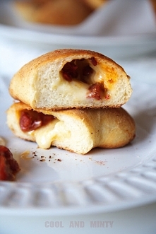 CALZONE Z CHORIZO I SEREM