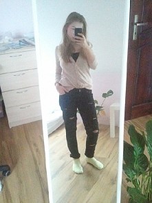 SPRZEDAM te spodnie! jesli ktos jest zainteresowny pisac alamala.wisniewska96@gmail.com