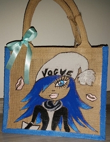 Mini ekologiczna torba o wymiarach : 
 26 x 22 x 14 cm
 Dodatki: biżuteria- cyrkonie.
 Cena: 30 zl