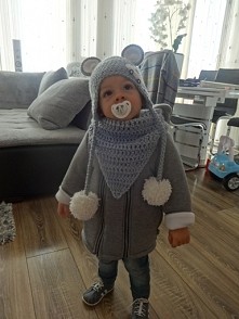 mały model w komplecie z autkiem