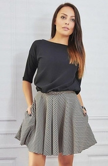 Milu MP25 spódnica Piękna mini spódniczka, wykonana z dzianiny w geometryczny wzór, rozkloszowany fason