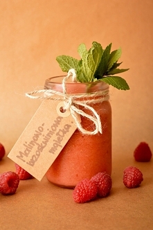 Malinowo-brzoskwiniowa mgiełka.