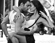 "W związku trzeba iść na kompromisy 
ale w miłości nigdy. Albo jesteśmy 
dla siebie najważniejsi albo nie ma nas. 
Albo robimy to na sto procent, albo wcale. 
I nawet jeśli...